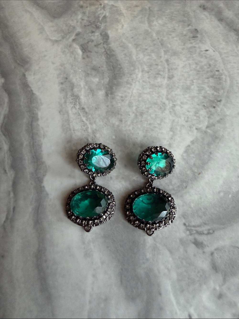 Stunning Emerald Green Crystal Drop Earrings